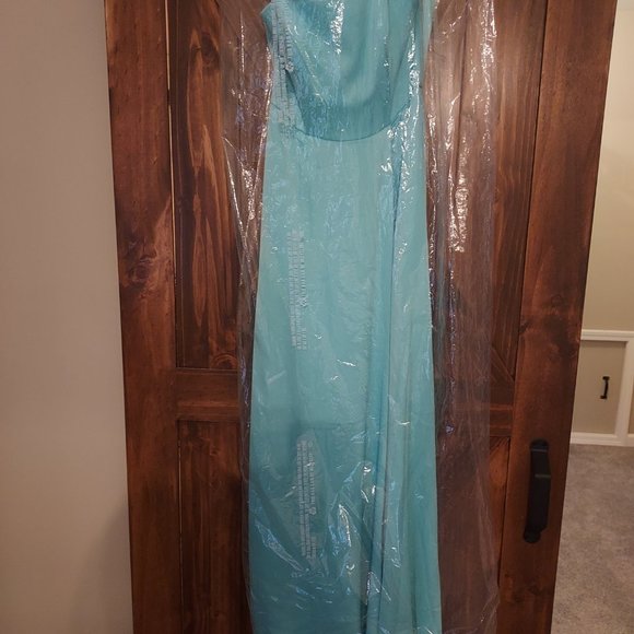 Brand new Strapless Prom Dress with Pockets! 👗 - Picture 6 of 6